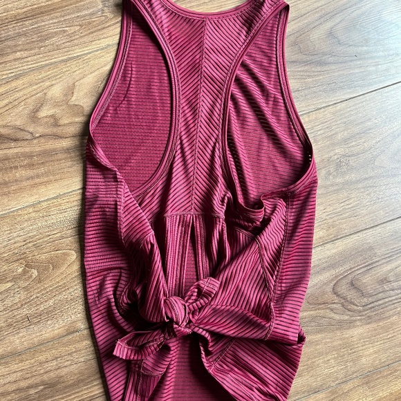 Lululemon Tie Back Tank - Burgundy - Size 4 - NWOT - Picture 1 of 5